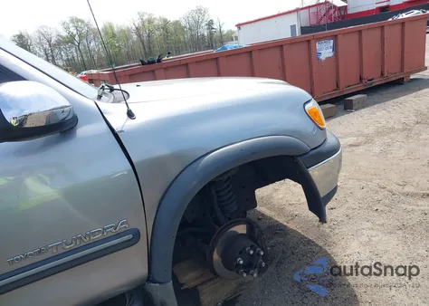 2001 Toyota Tundra Sr5 V8 z USA, uszkodzony, nr VIN 5TBBT44171S158921